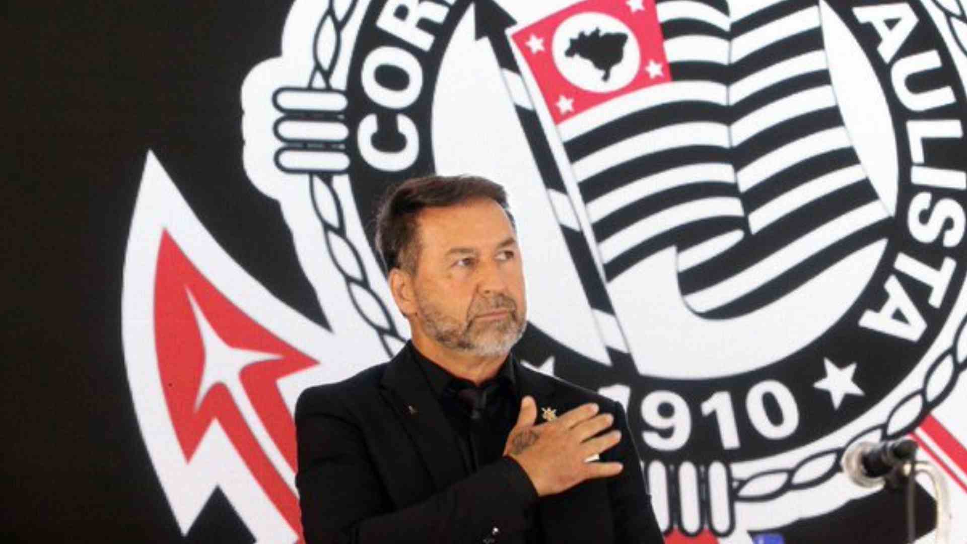 O FUTURO DE LUÍS HENRIQUE: PRESIDENTE DO CORINTHIANS REVELA POSTURA FIRME EM NEGOCIAÇÃO